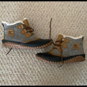 EUC SOREL Boots Size 9.5
